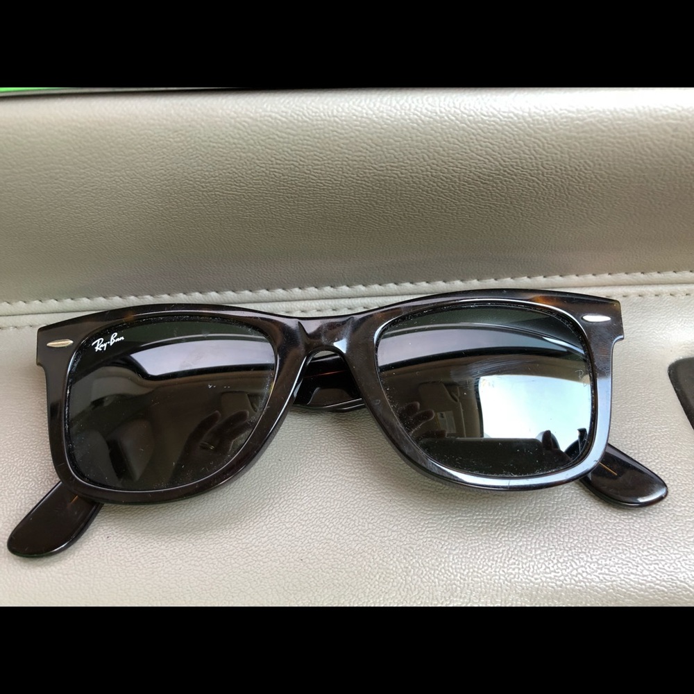 Ray Ban Wayfarer sunglasses